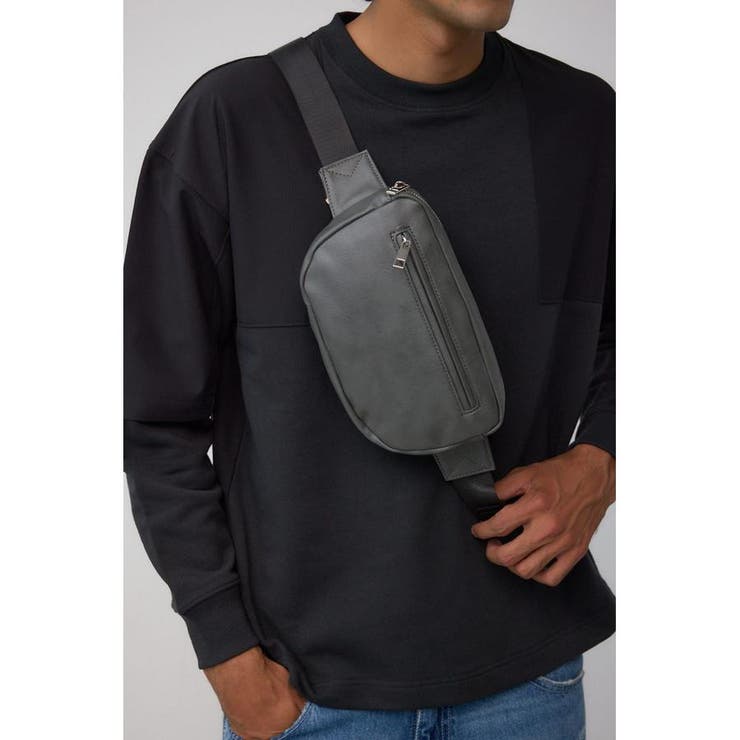 GRY | ヴィンテージフェイクレザーボディバッグ | AZUL BY MOUSSY