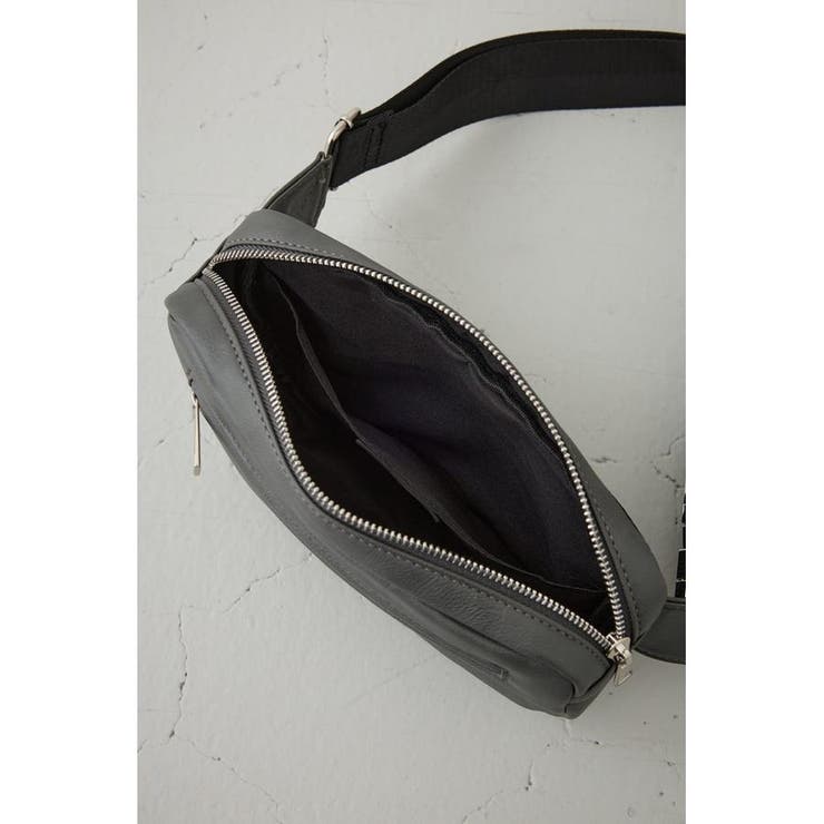 ヴィンテージフェイクレザーボディバッグ | AZUL BY MOUSSY | 詳細画像23 