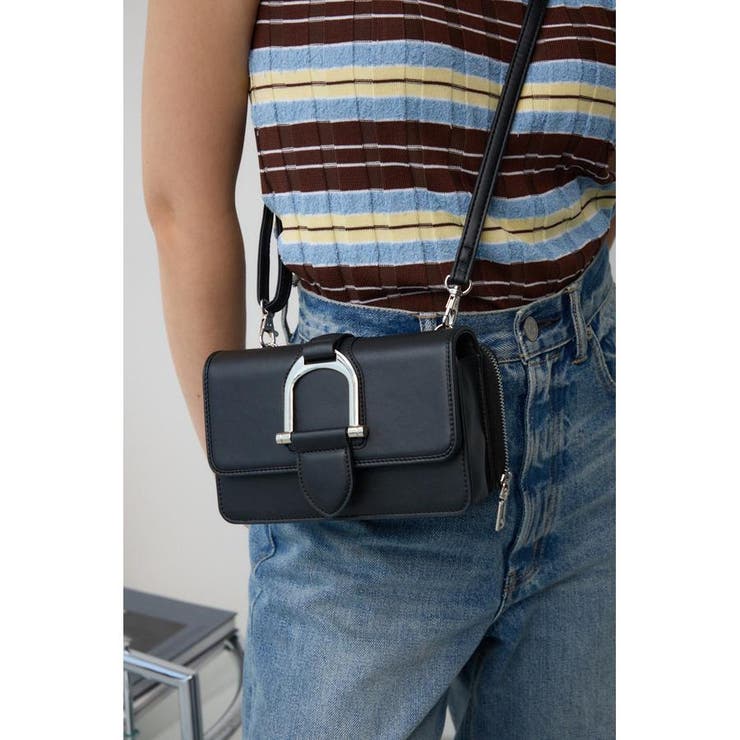 BLK | フェイクレザーメタルパーツウォレットバッグ | AZUL BY MOUSSY