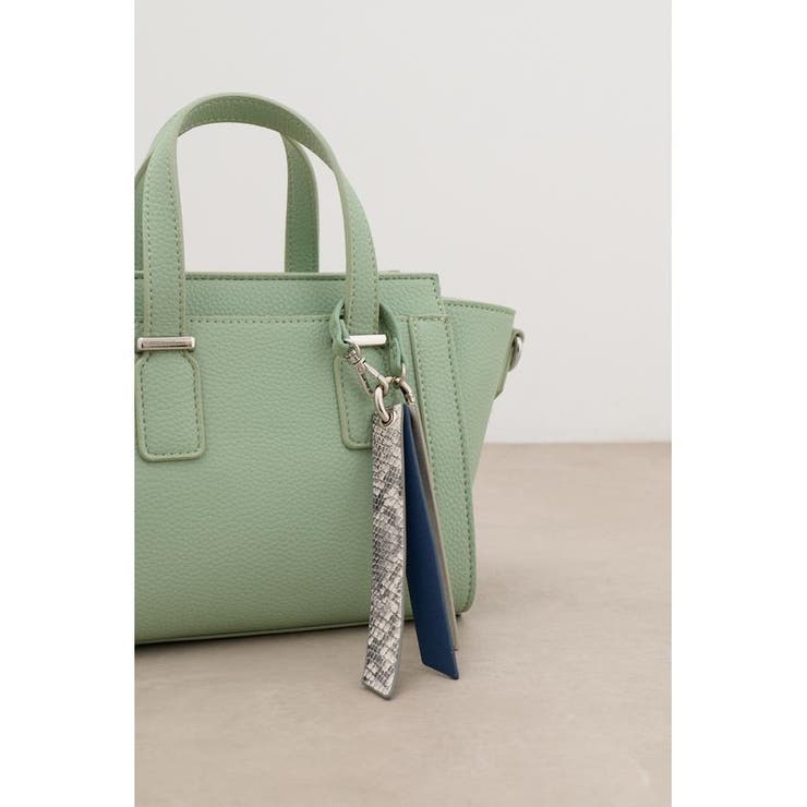 チャームセットトラペイズドバッグ | AZUL BY MOUSSY | 詳細画像29 