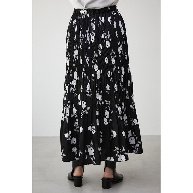 FLOWER PLEATS LONG SKIRT