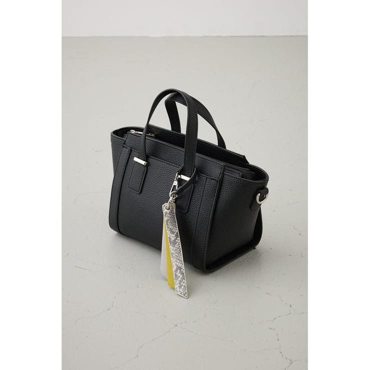 チャームセットトラペイズドバッグ | AZUL BY MOUSSY | 詳細画像4 