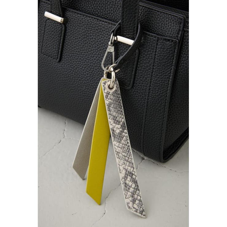 チャームセットトラペイズドバッグ | AZUL BY MOUSSY | 詳細画像8 