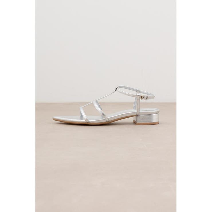 新品 moussy マウジー スポーツ ストラップ サンダル M ホワイト 厚底 Tストラップローヒールサンダル[品番：AZLW0022137]｜AZUL BY