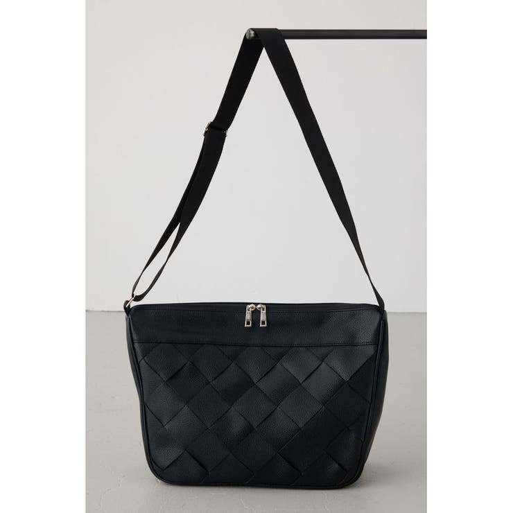BLK | イントレチャートショルダーバッグ | AZUL BY MOUSSY