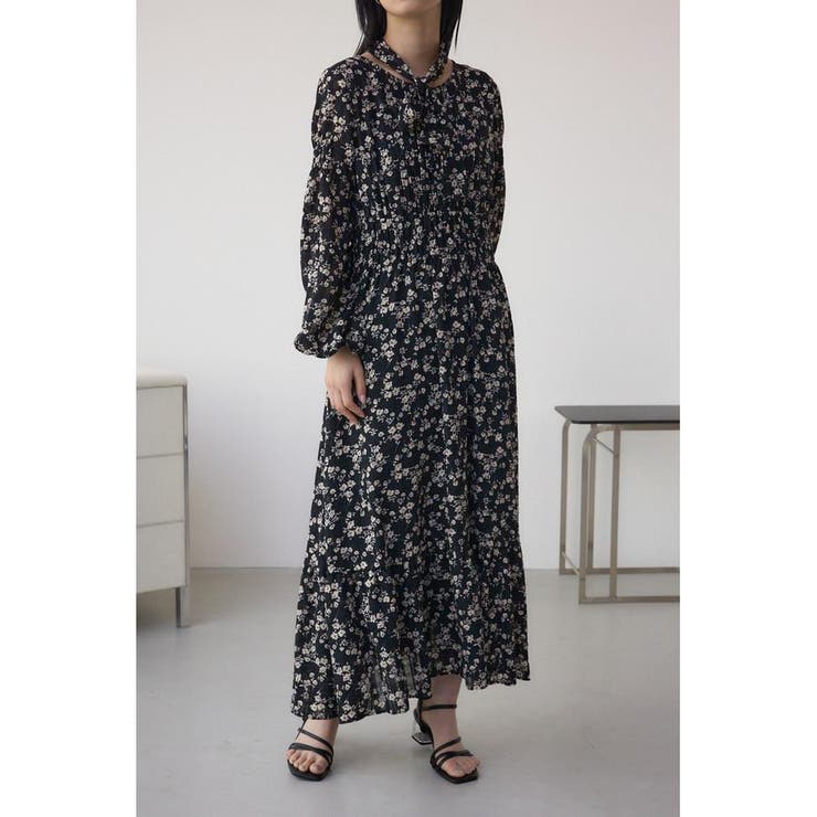 柄BLK5 | シアーチェックフラワー柄ワンピース | AZUL BY MOUSSY