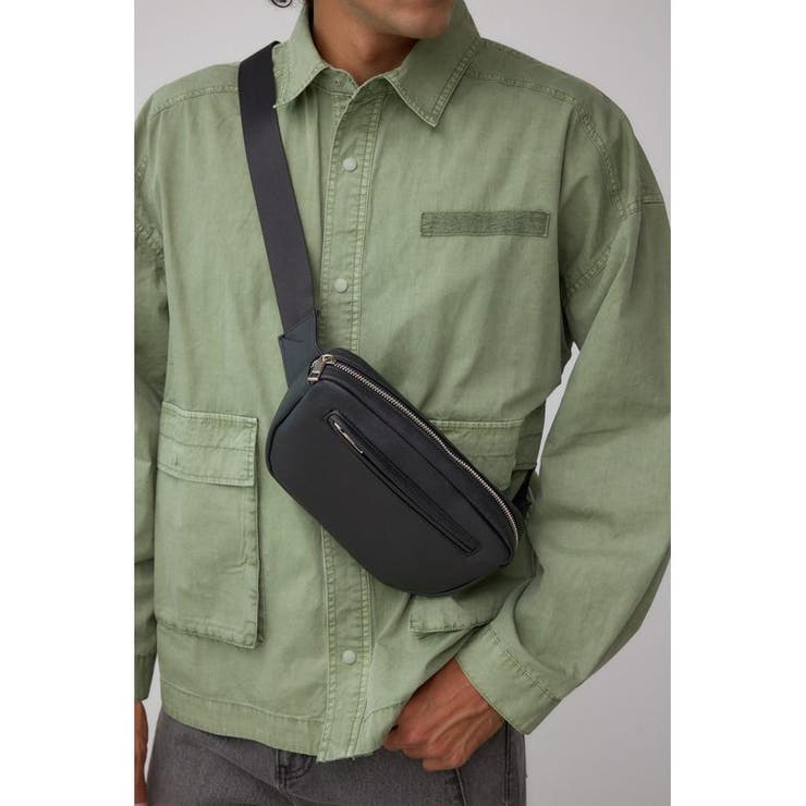 BLK | ヴィンテージフェイクレザーボディバッグ | AZUL BY MOUSSY