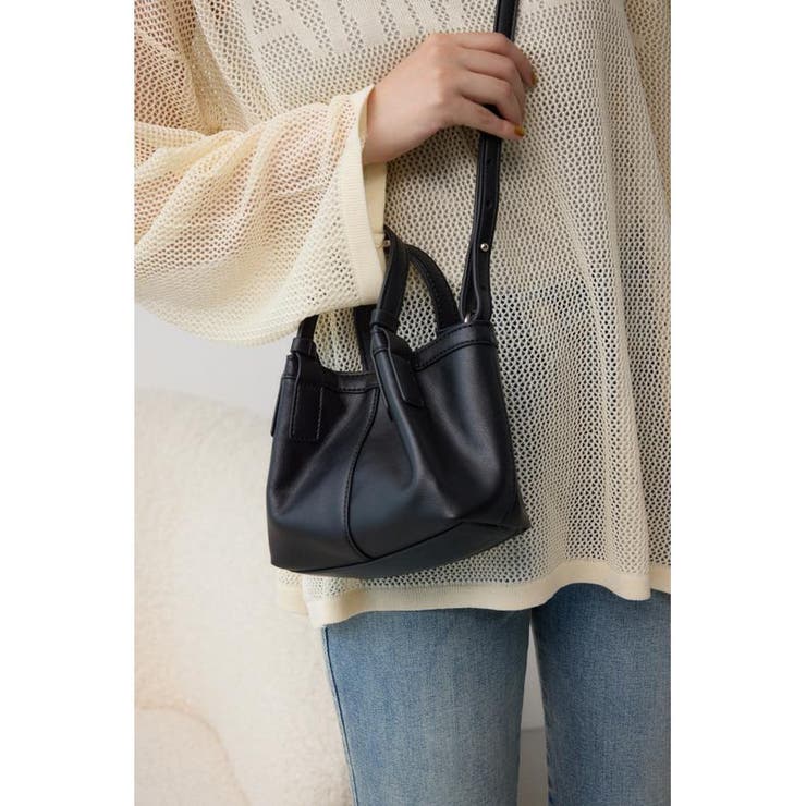 BLK | ラウンドミニショルダーバッグ | AZUL BY MOUSSY