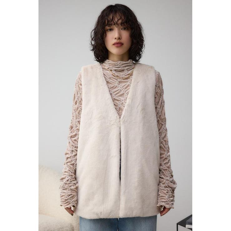 フラッフィーフェイクファーベスト[品番：AZLW0022832]｜AZUL BY