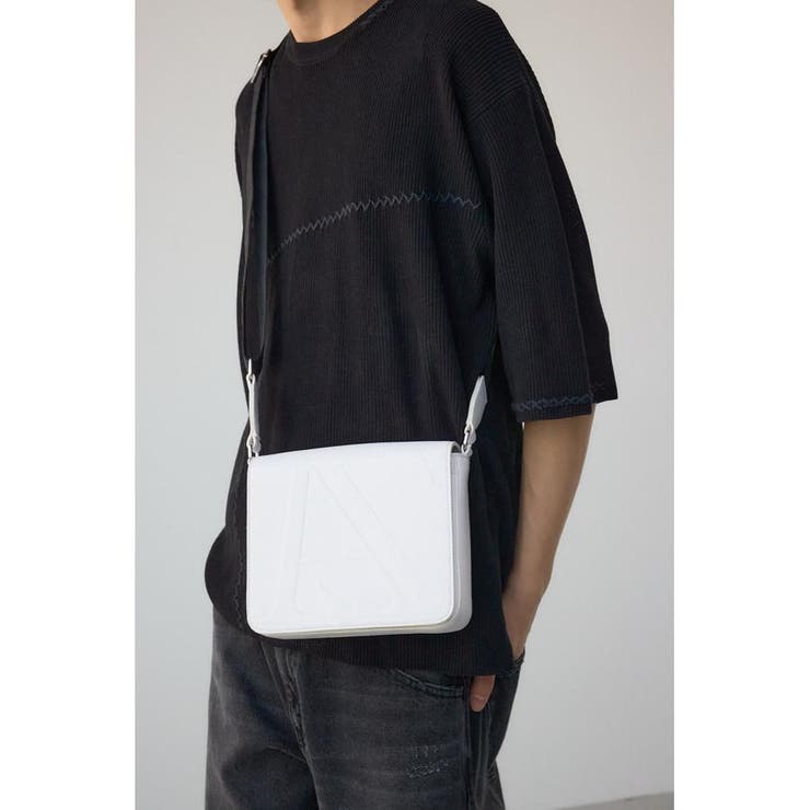 O/WHT1 | ロゴエンボスショルダーバッグ | AZUL BY MOUSSY