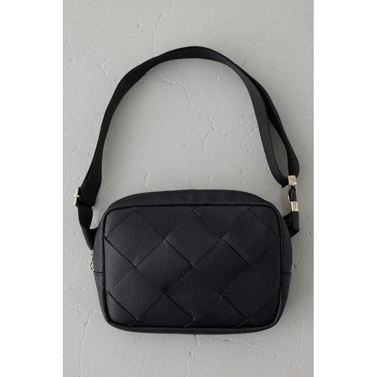 BLK | イントレチャートボディーバッグ | AZUL BY MOUSSY