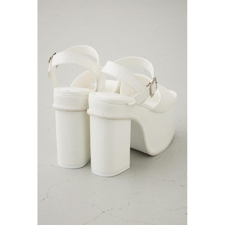 新品 moussy マウジー スポーツ ストラップ サンダル M ホワイト 厚底 Tストラップローヒールサンダル[品番：AZLW0022137]｜AZUL BY