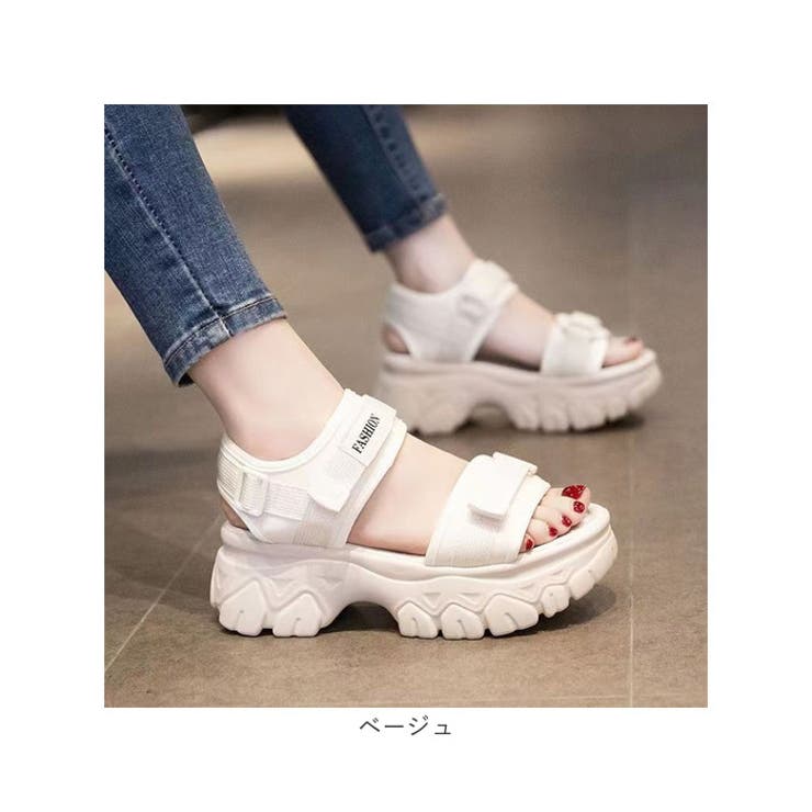 厚底サンダル