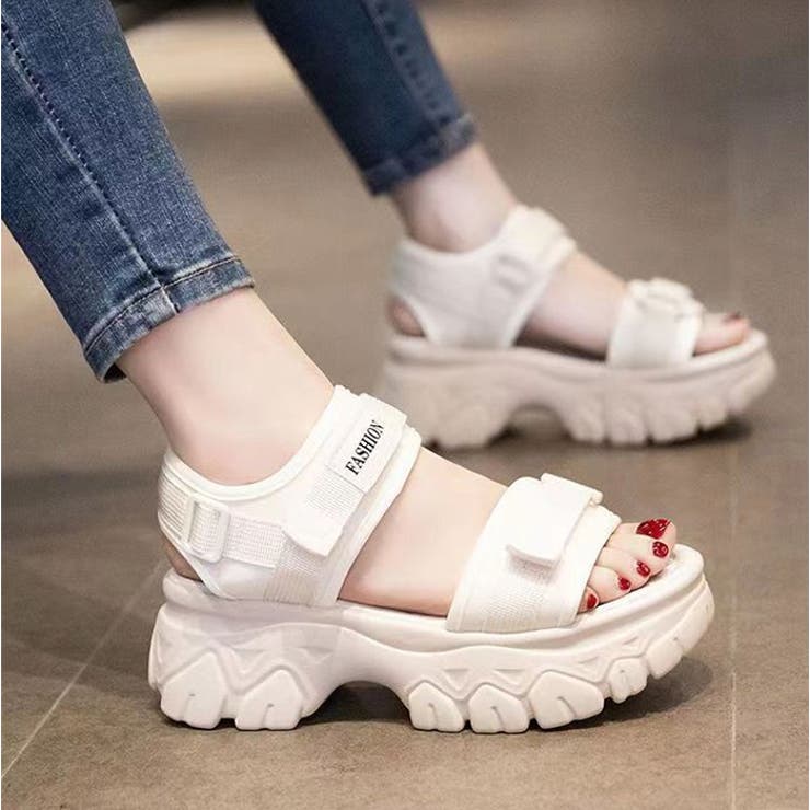 厚底サンダル