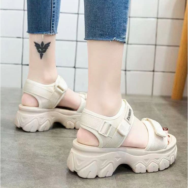 厚底サンダル