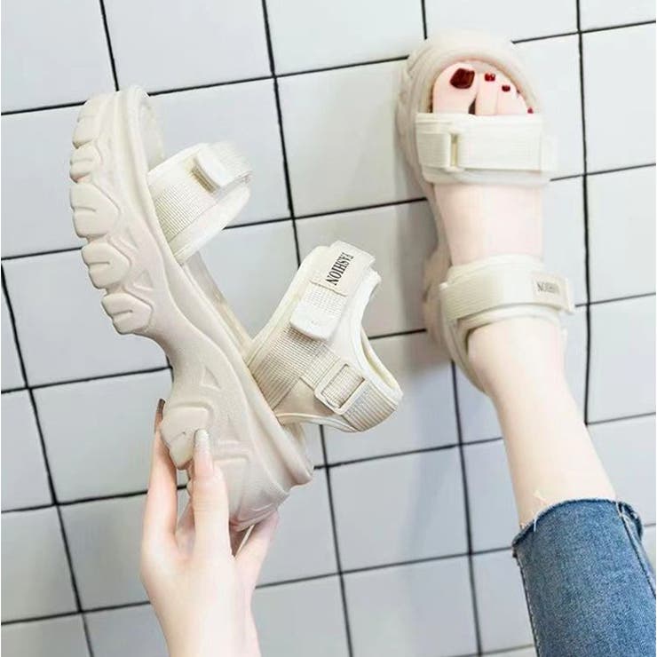 厚底サンダル