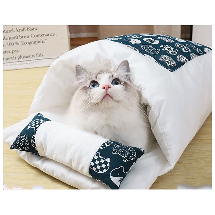 ネコ型フリース枕 ピンクの帽子付き ネコ型フリース枕 ピンクの帽子付き