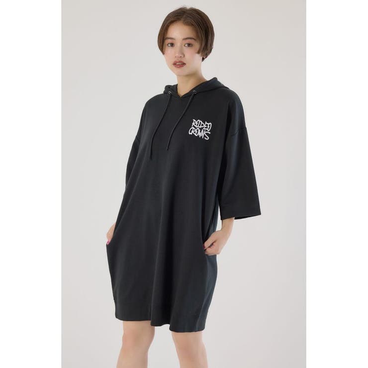 BLK | Right shoulder LOGOパーカーワンピース | RODEO CROWNS WIDE BOWL