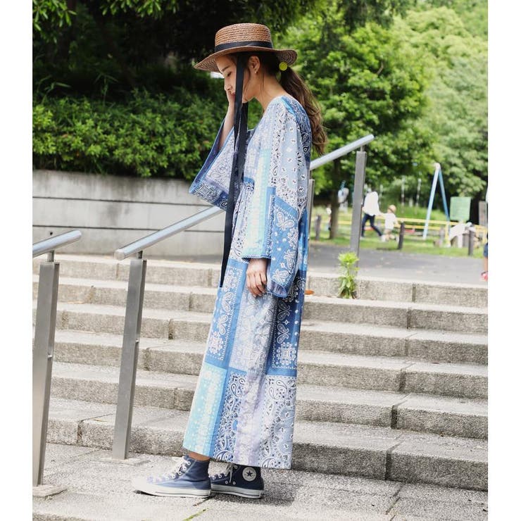 美品　ワンダフルワールド　パッチワークロゴリボンワンピースジャンスカ　サックス ロデオクラウンズ ワイドボウル RODEO CROWNS WIDE BOWL