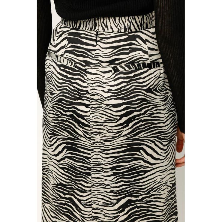 ZEBRA FRONT BUTTON SLIT スカート