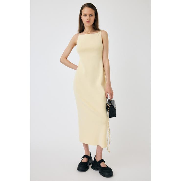 O/WHT1 | BACKLESS ニットドレス | MOUSSY OUTLET