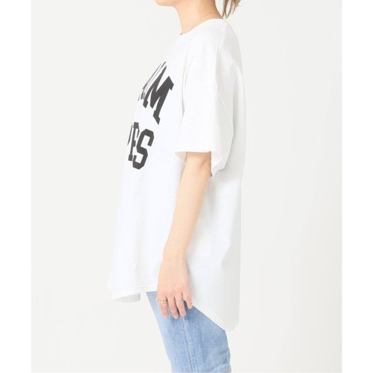 ジャーナルスタンダード／ ラウンドヘムロゴ Tシャツ JOURNAL STANDARD（ジャーナルスタンダード）の「ラウンドヘム