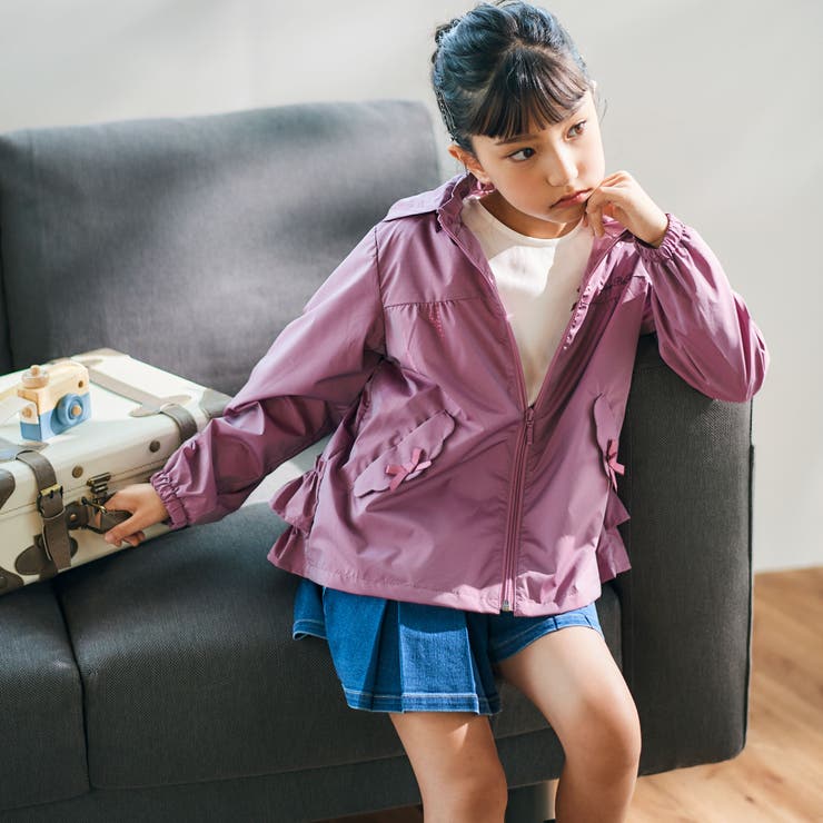 シャイニータフタバックフリルフードブルゾン(90~150cm) | BeBe | 詳細画像4 