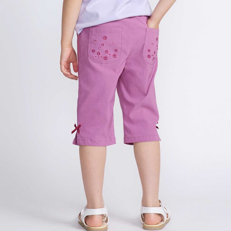 ピンク | フラワー刺しゅうポケットストレッチウェザーカプリパンツ(90~160cm) | BeBe