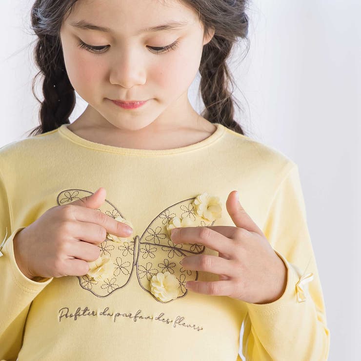フラワーモチーフちょうちょ刺しゅうスムース長袖Tシャツ(80~150cm) | BeBe | 詳細画像4 