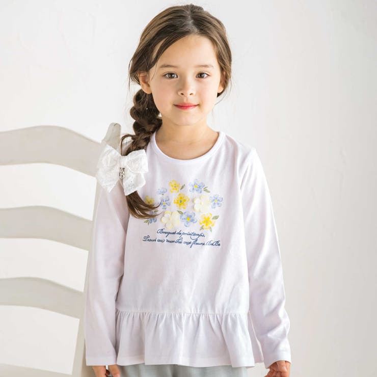 ホワイト | 【抗菌防臭 UVカット】ペプラムフリルフラワーモチーフ天竺長袖Tシャツ(90~1… | BeBe