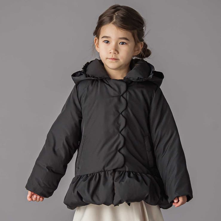 ブラック | フリル襟スカラップタフタダウンコート(95~160cm) | BeBe Petits Pois Vert