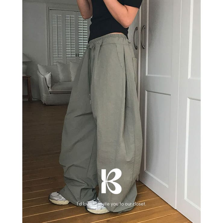 KHAKI BEIGE | ダンプ、フォールディングナイロンワイドパンツ pt1460 | BEIDELLI