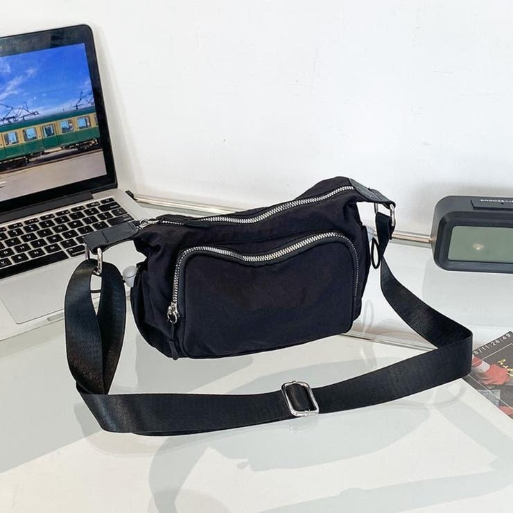 多収納 軽量ナイロンショルダーバッグ ファスナーポケット付き 男女兼用 | Beststore | 詳細画像17 