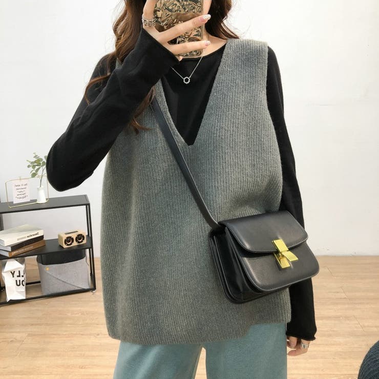 ライトグレー