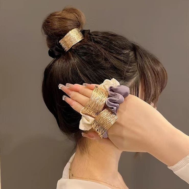 メタルバックル付サテンシュシュ ヘアゴム ニュアンスゴールド ヘアアクセサリー | Beststore | 詳細画像4 