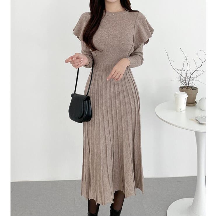 ベージュ | フリル袖プリーツニットロングワンピース | Bifrost