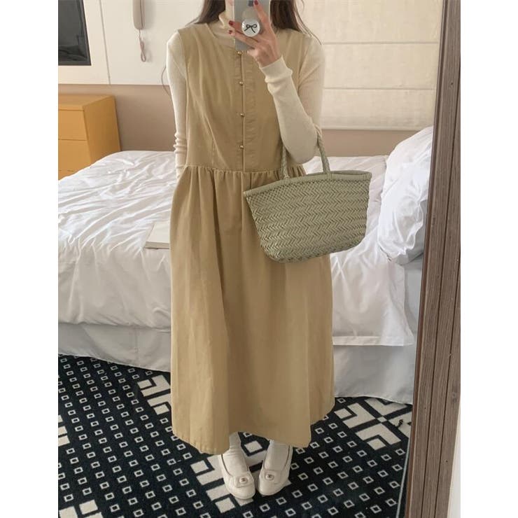ベージュ | ボタンアクセントのキュートなノースリーブワンピース | Bifrost