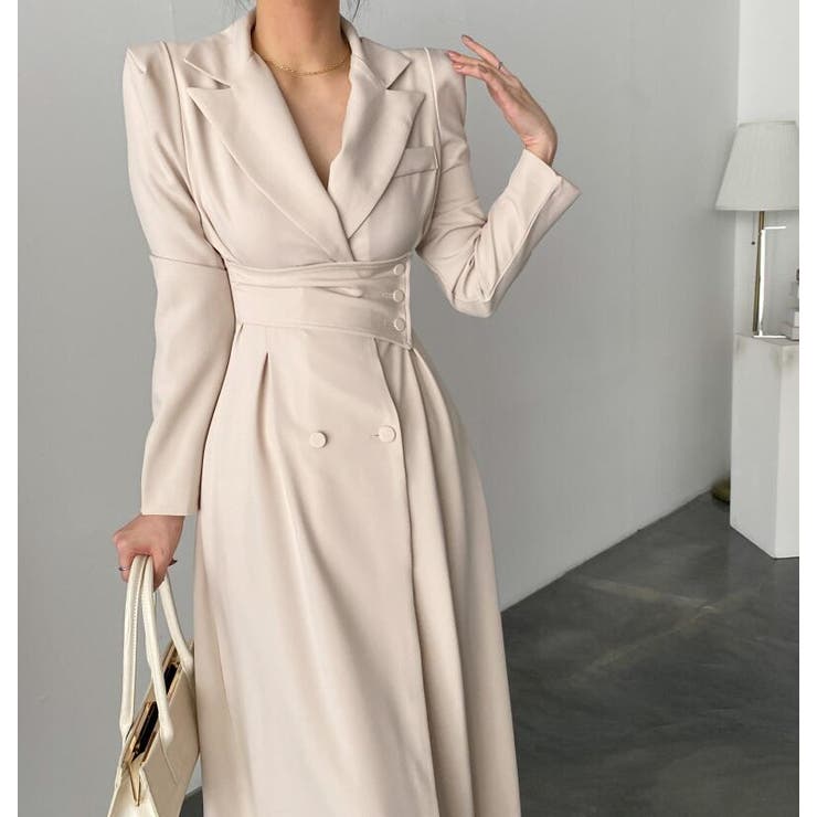 ベージュ | シルエット美が際立つ！ウエストアクセントのワンピース | Bifrost