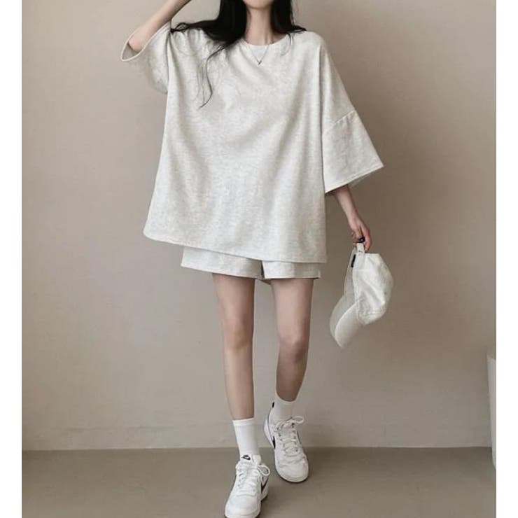 【boohoo】オーバーサイズプリーツシャツ＆ショートパンツセット boohoo プリーツ デザイン 半袖シャツ & ショート セットアップ