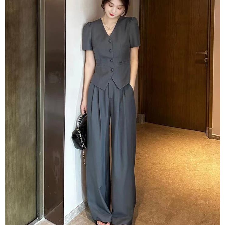 美品　ホリデー ベア　Vネックプルオーバー＆ショートパンツ　セット 2colors/Vネックシアートップス＆ショートパンツ セットアップ
