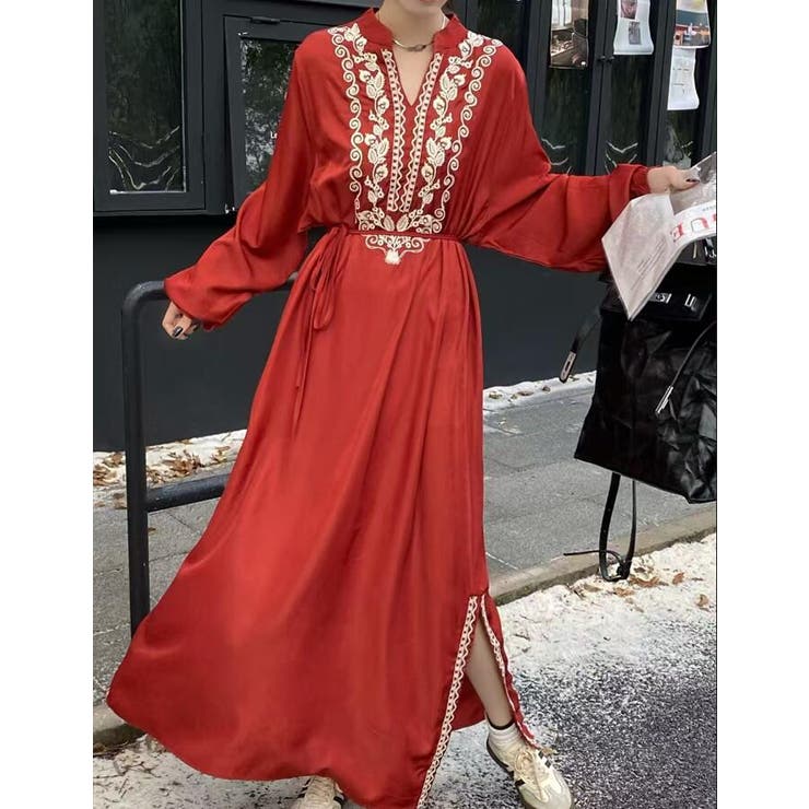 極美品✨ セルフポートレイト　ロングワンピース　ドレス　刺繍　赤　高級　フレア 刺繍アクセントウエストタイロングワンピース[品番：UZ000010960