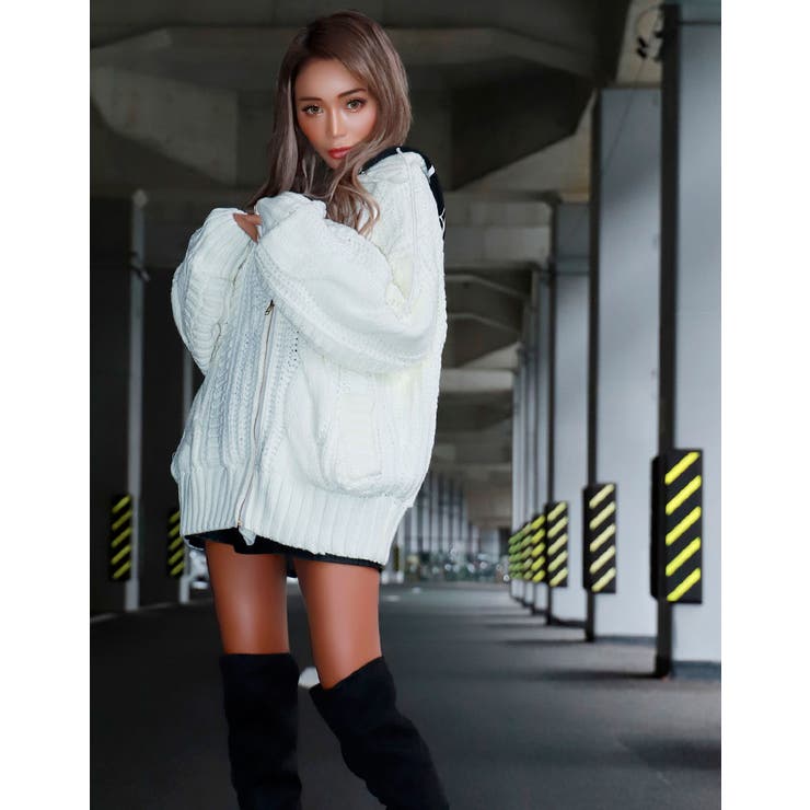 フォクシー　ニットパーカー　スクリプト　2way ブラック✖️白 フォクシー ニットパーカー スクリプト 2way ブラック✖️白