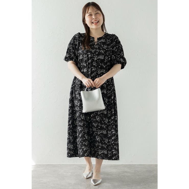 BLACK×WHITE | ウエストドロストリボン花柄ワンピース 77-003821 | BONJOUR SAGAN