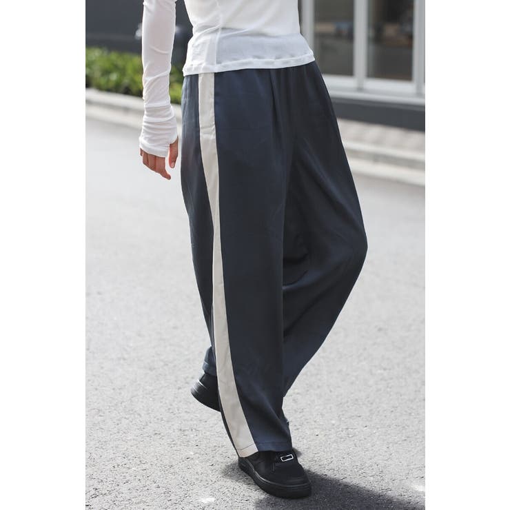 CHARCOAL-GRAY | サイドラインマットサテンパンツ 88-004250 | BONJOUR SAGAN
