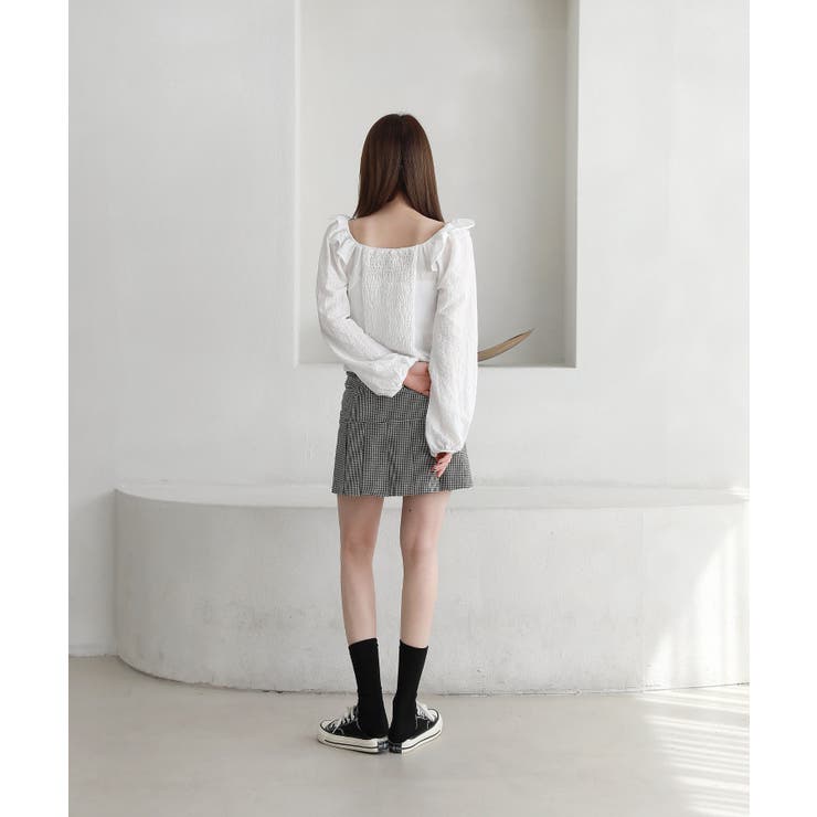 涼しいシアサッカー素材の肩フリルシャーリングブラウス | by muni:r | 詳細画像6 