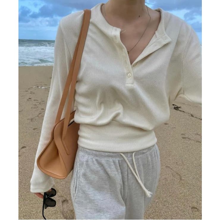 リブボタンクロップドトレーナー | by muni:r | 詳細画像1 