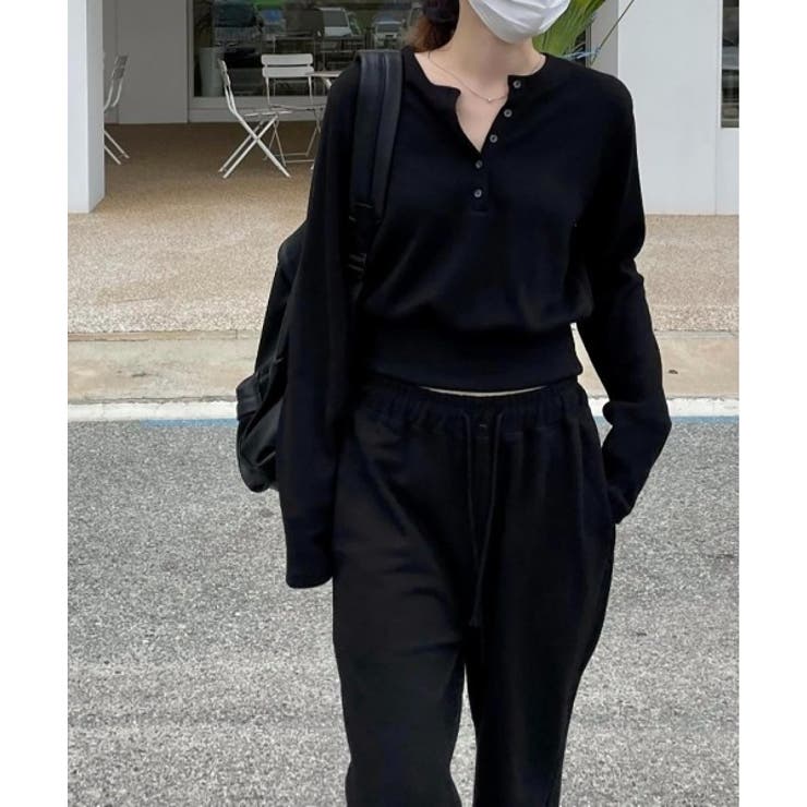 ブラック | リブボタンクロップドトレーナー | by muni:r