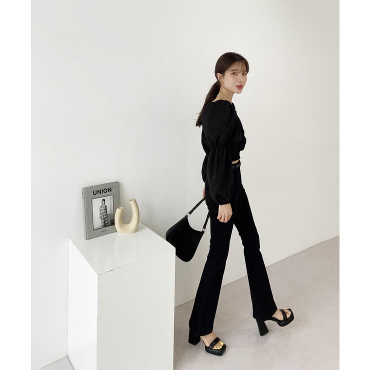 パフショルダースクエアネッククロップドブラウス | by muni:r | 詳細画像24 