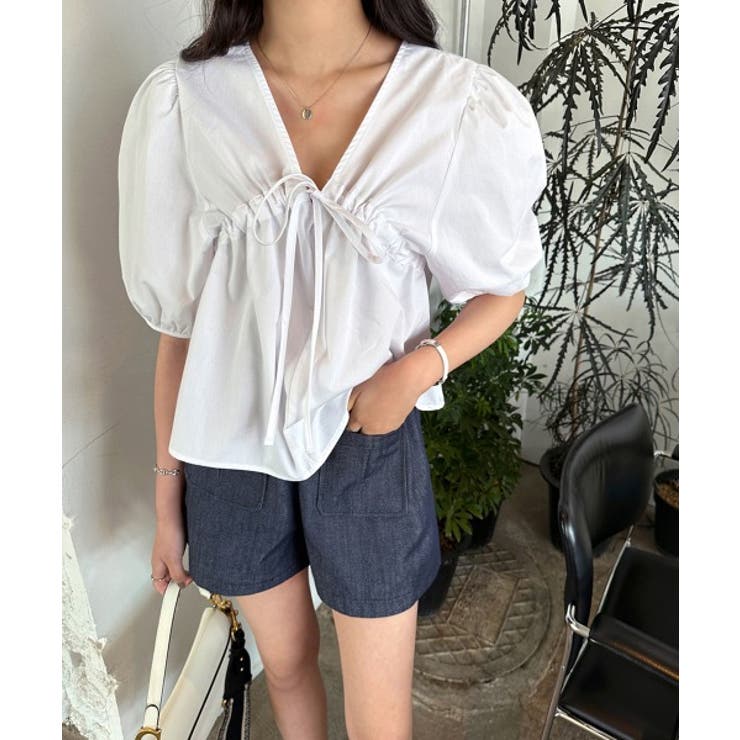 ロマンチックVシャーリングブラウス | by muni:r | 詳細画像1 