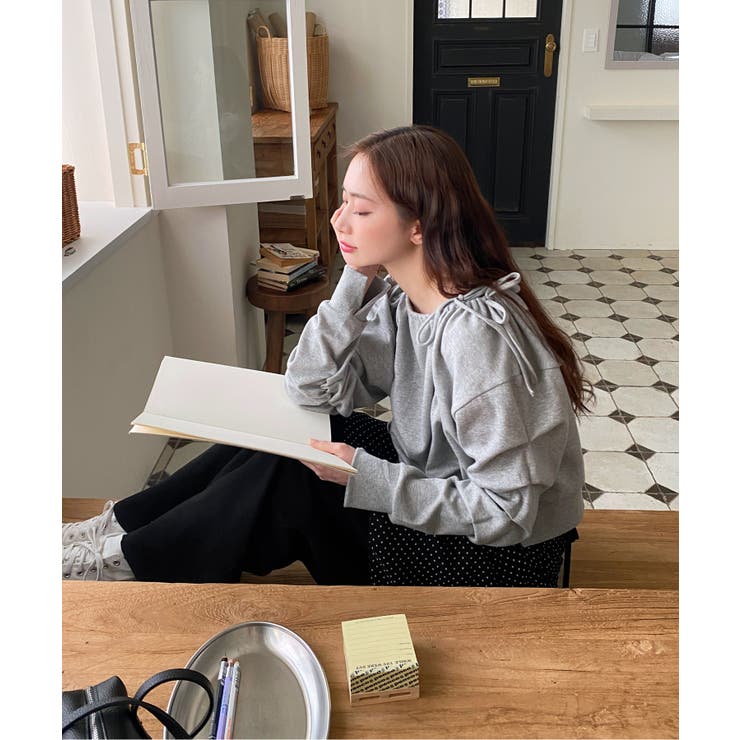 【MOILLY】STAYC Sieun着用★リボン シャーリング トップ shopnikoniko tシャツ リボン付き サイドシャーリング トップス
